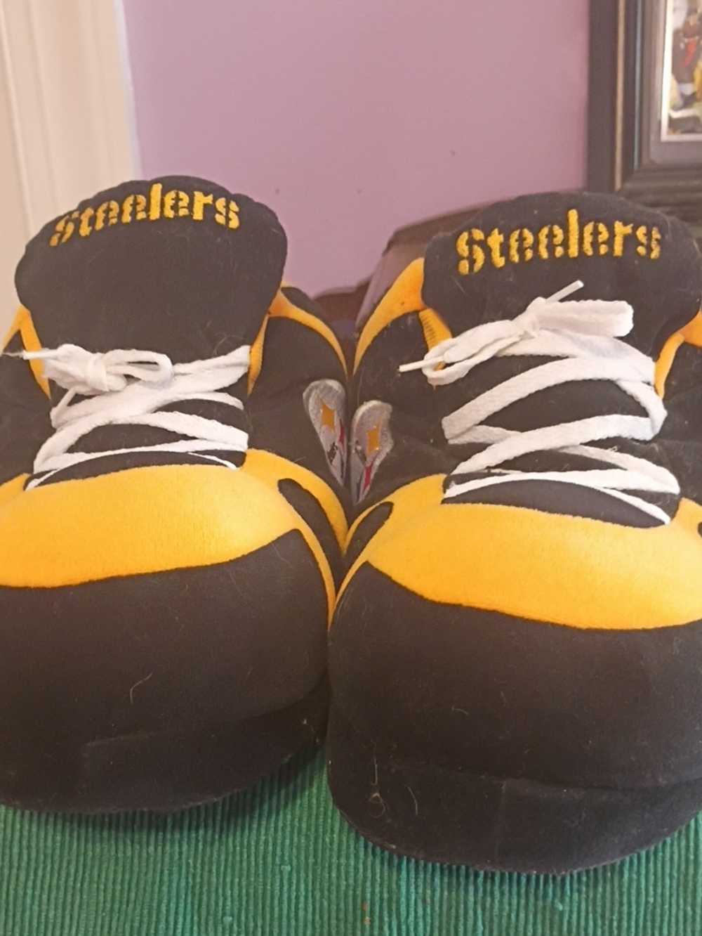 Pittsburgh Steelers Plush Slipper Shoes - Black & Gold